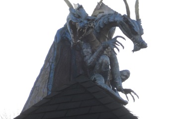 BooParkDragonRooftop